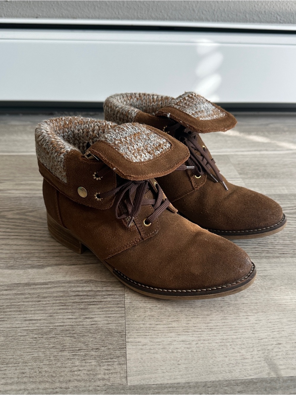 Mark Jenkins Brown Suede Fold-Over Lace-Up Ankle Boots 9